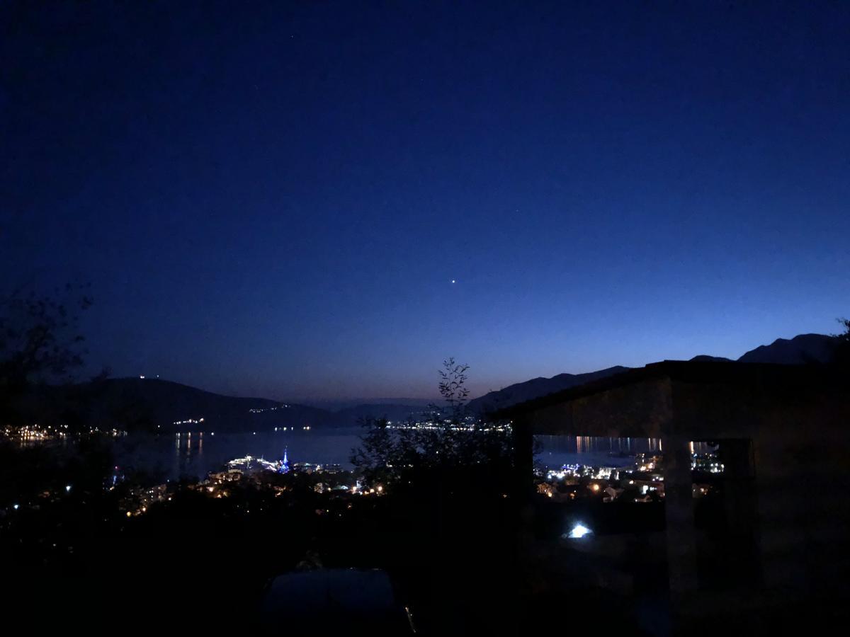 Holiday Home Nives Tivat Exterior foto